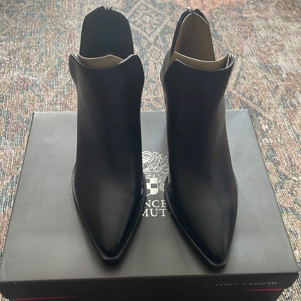 Vince Camuto Gigietta boot size 8